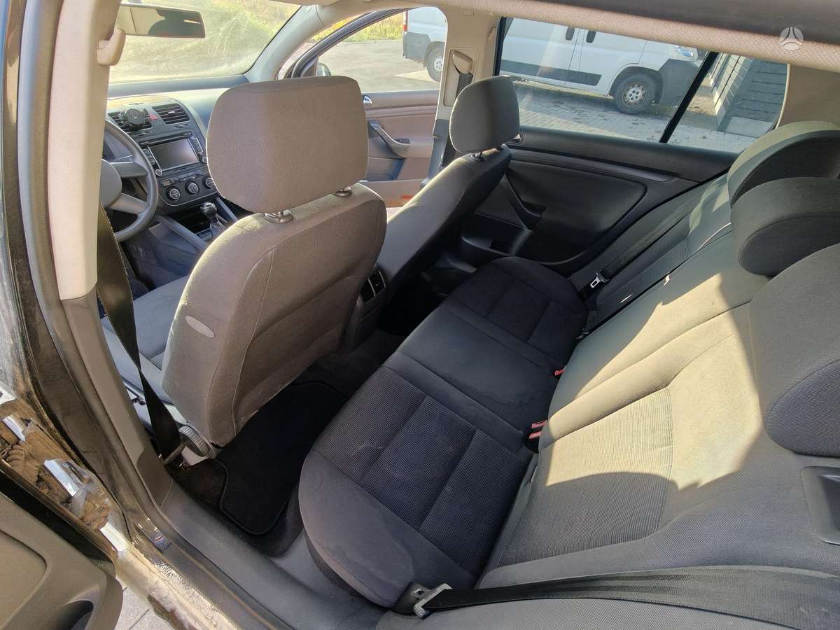 Volkswagen Golf - 9