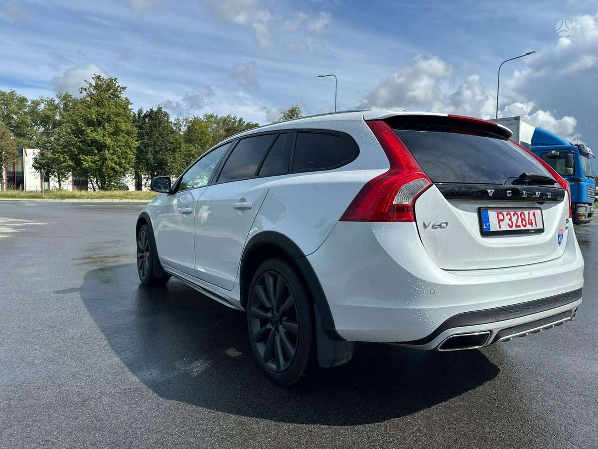 Volvo V60 Cross Country - 5