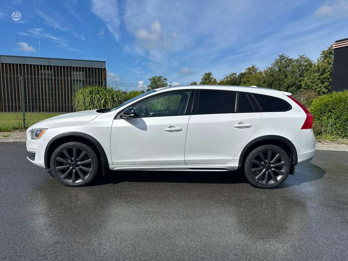 Volvo V60 Cross Country - 3