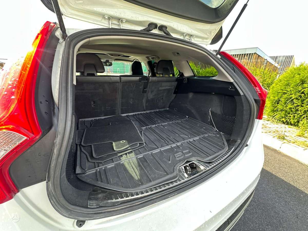 Volvo V60 Cross Country - 12