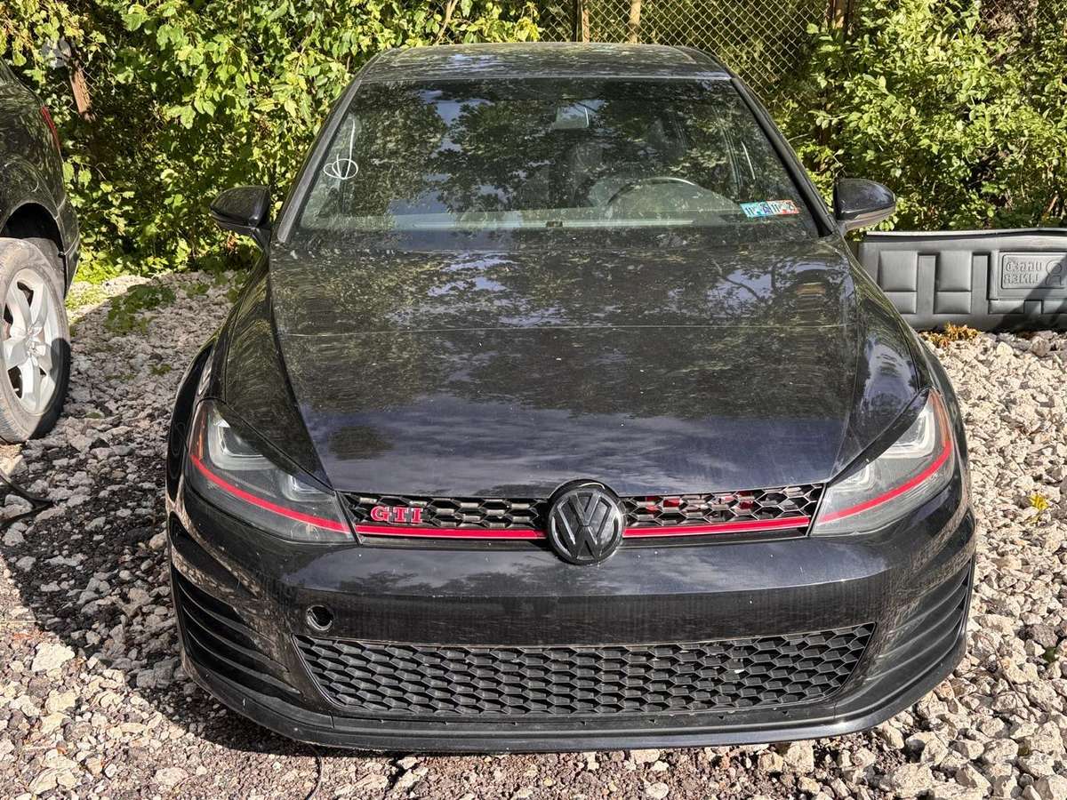 Volkswagen Golf - 2