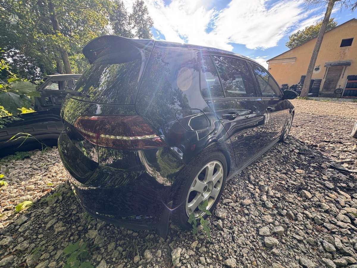 Volkswagen Golf - 3
