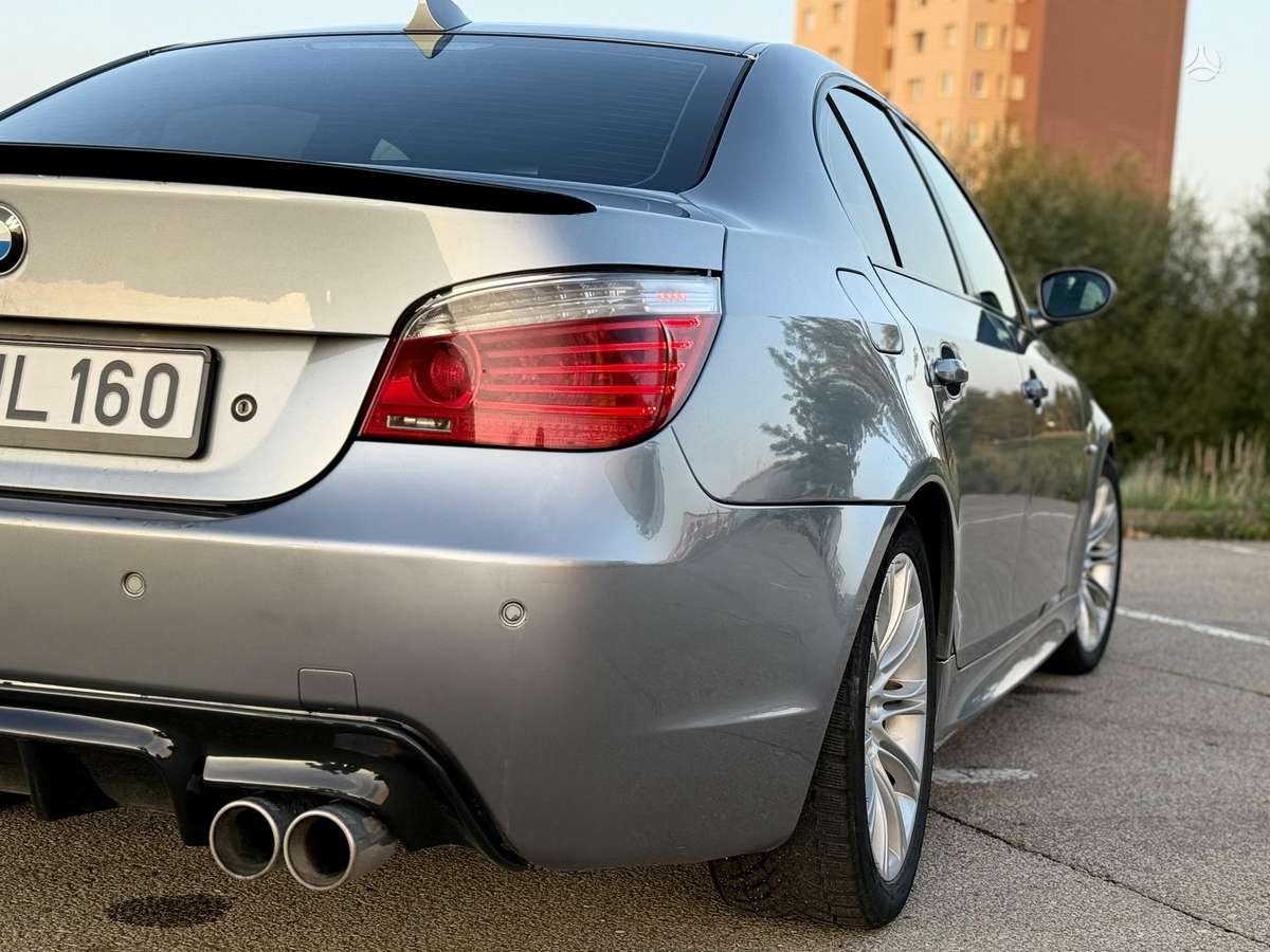 BMW 525, 2.5 l., Седан