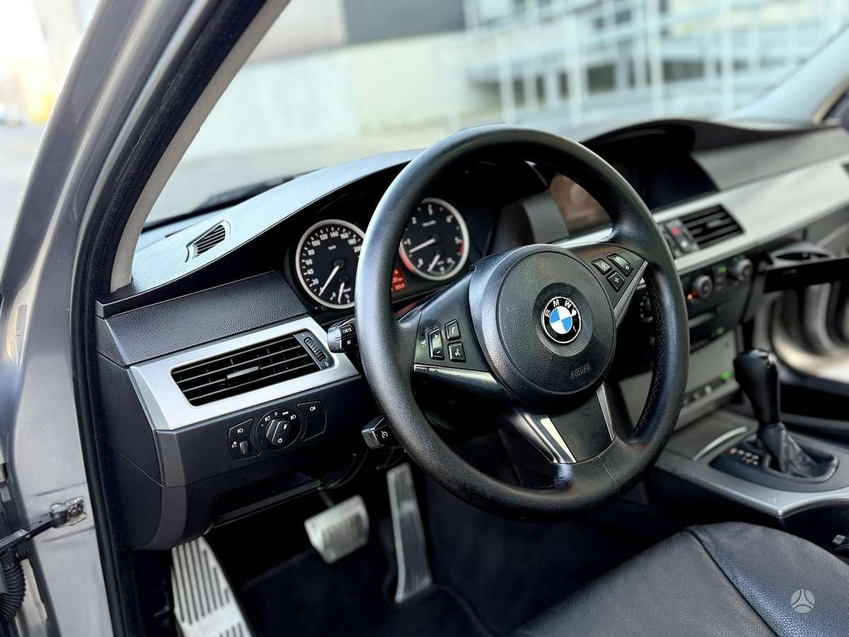 BMW 525, 2.5 l., Седан