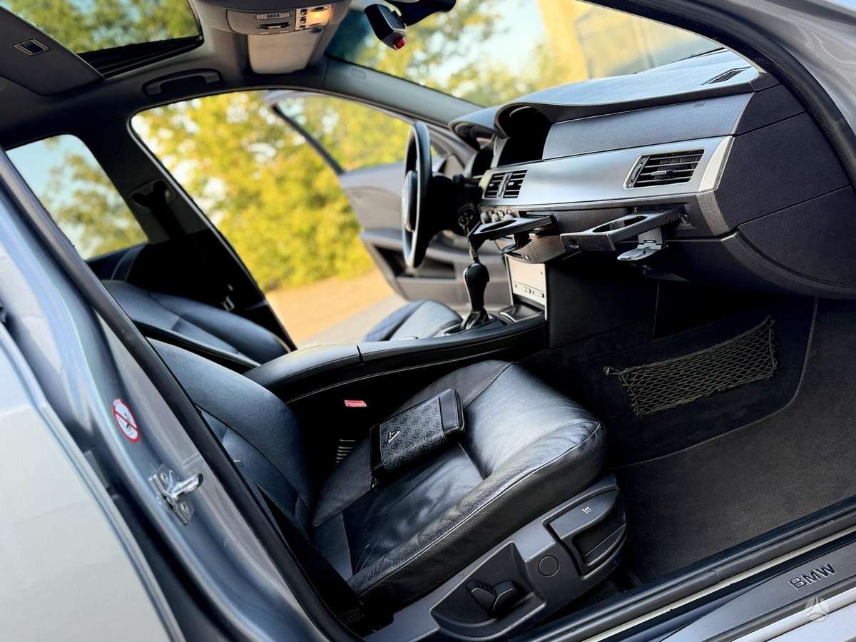 BMW 525, 2.5 l., Седан