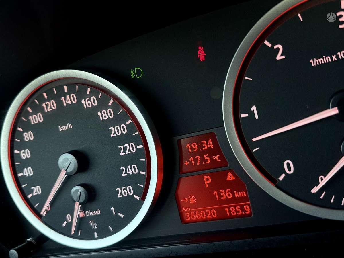 BMW 525, 2.5 l., Седан