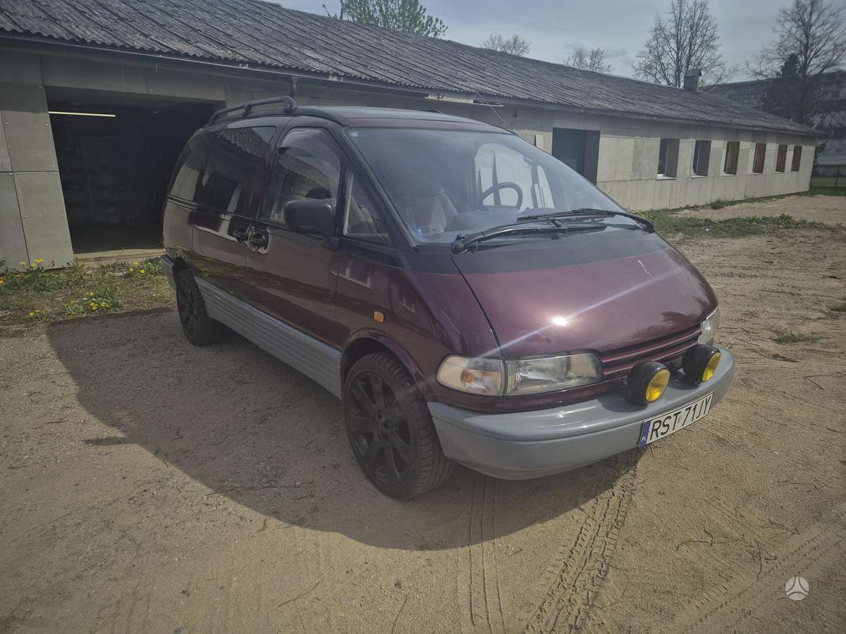 Toyota Previa - 1