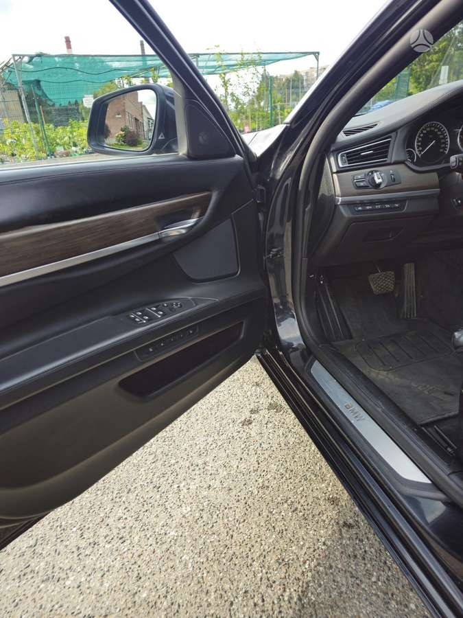 BMW 740, 4.0 l., Седан