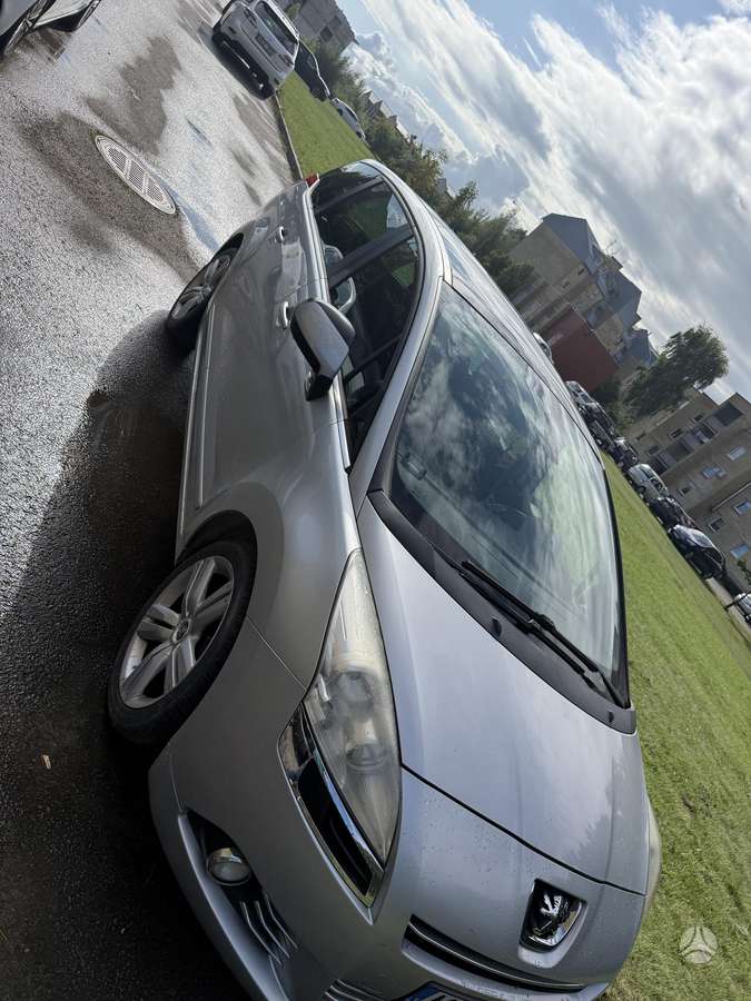 Peugeot 5008 - 1