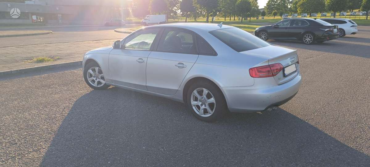 Audi A4, 2.0 l., Седан