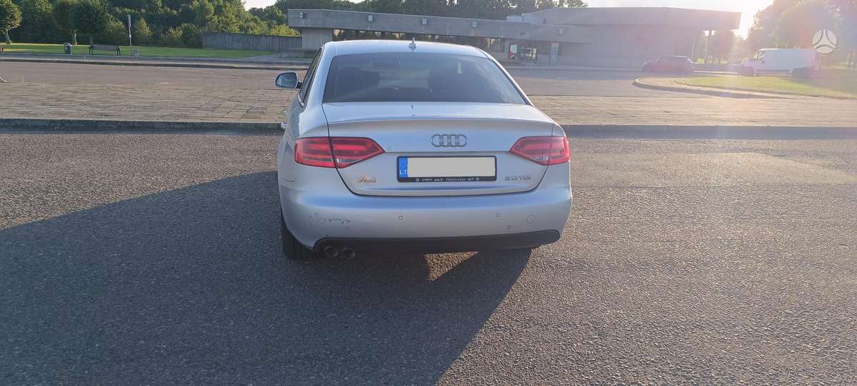 Audi A4, 2.0 l., Седан