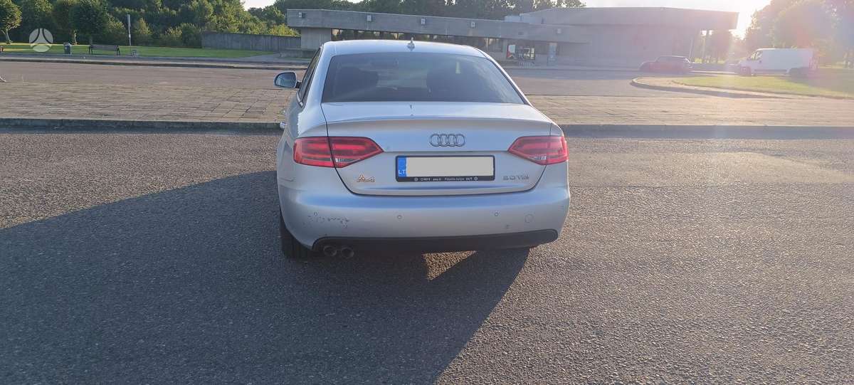Audi A4, 2.0 l., sedanas