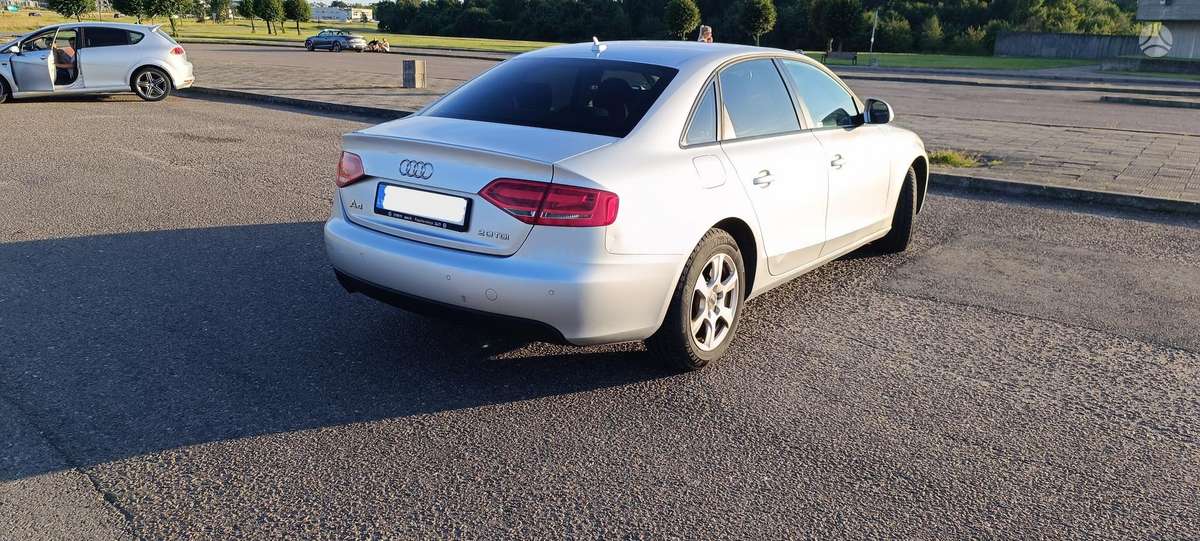 Audi A4, 2.0 l., Седан