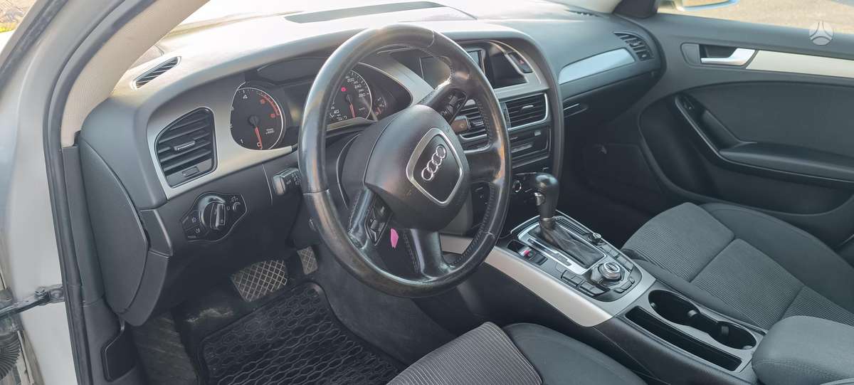 Audi A4, 2.0 l., Седан