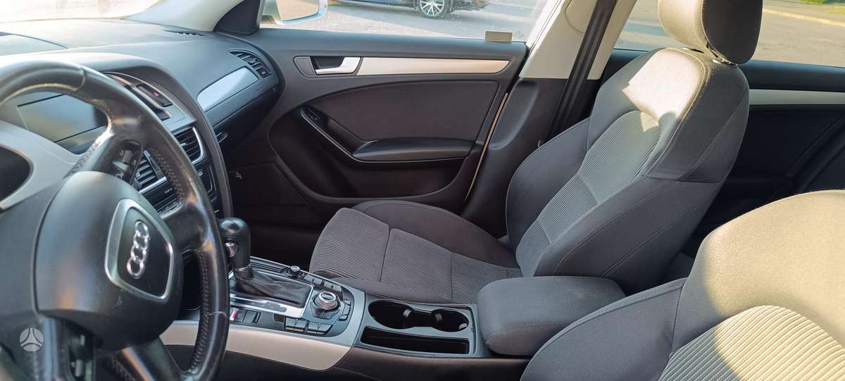 Audi A4, 2.0 l., Седан