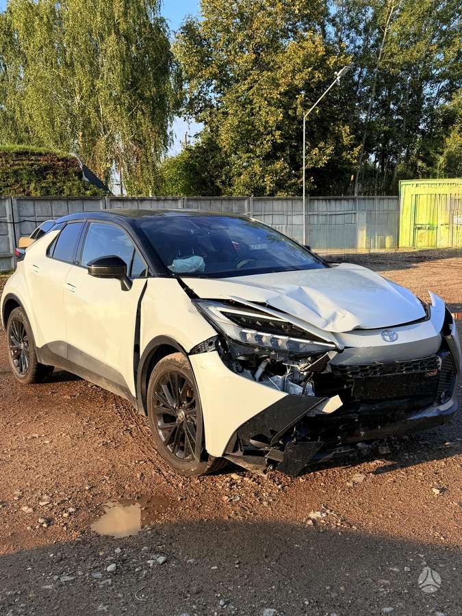 Toyota C-HR - 5