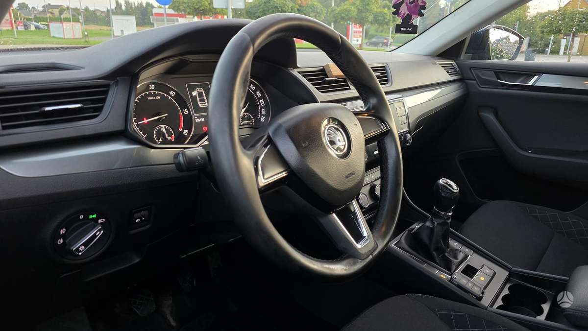 Skoda Superb, 2.0 l., Хэтчбек
