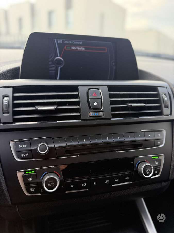BMW 125, 2.0 l., hatchback