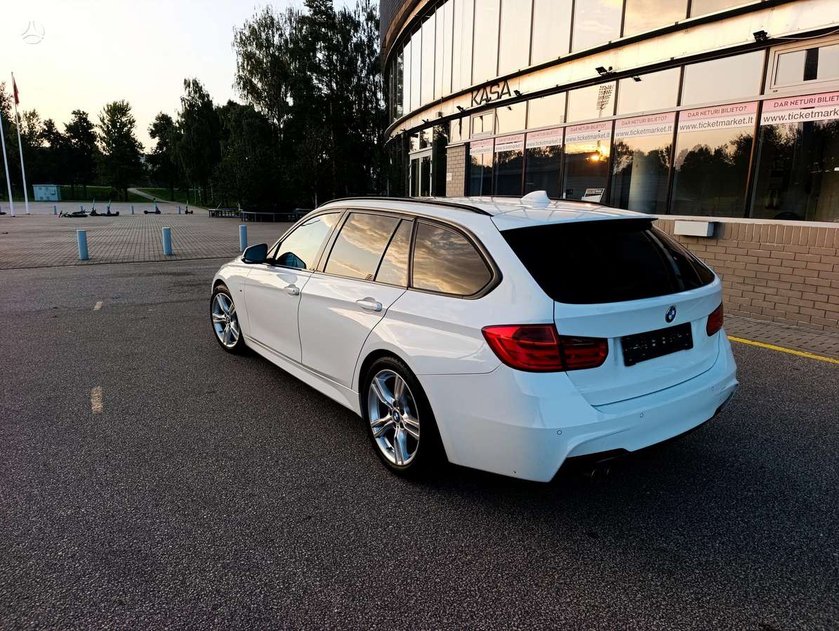 BMW 325, universalas