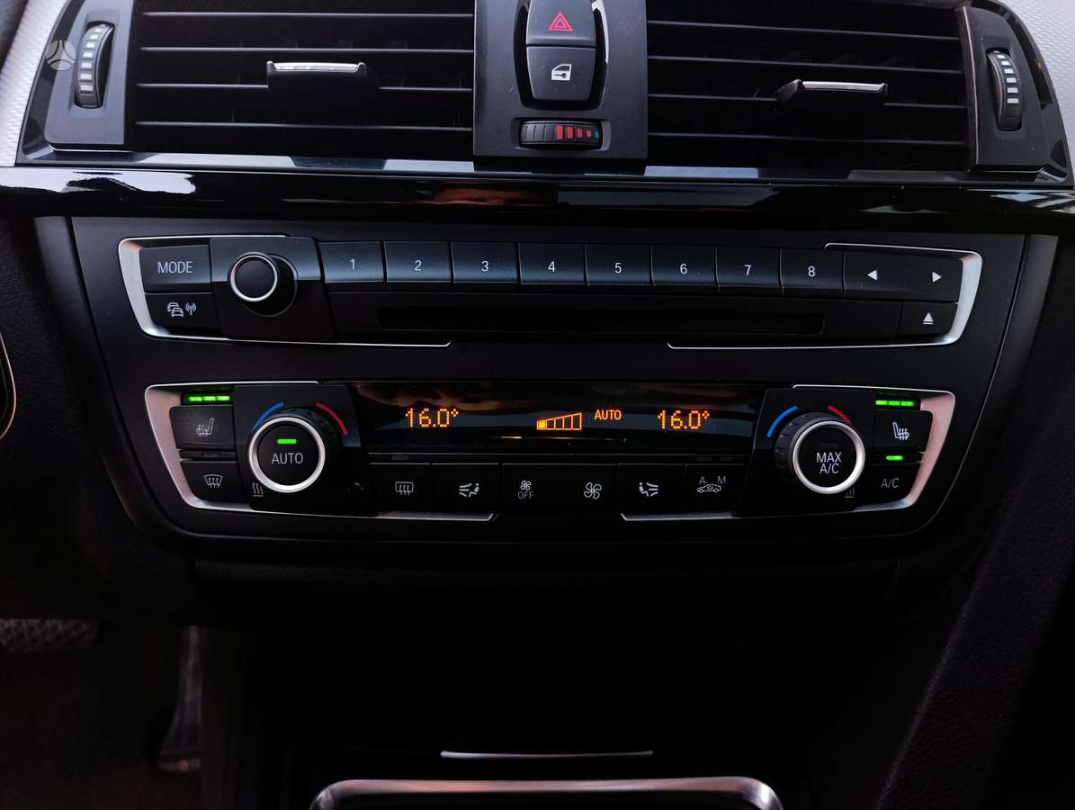 BMW 325, universalas