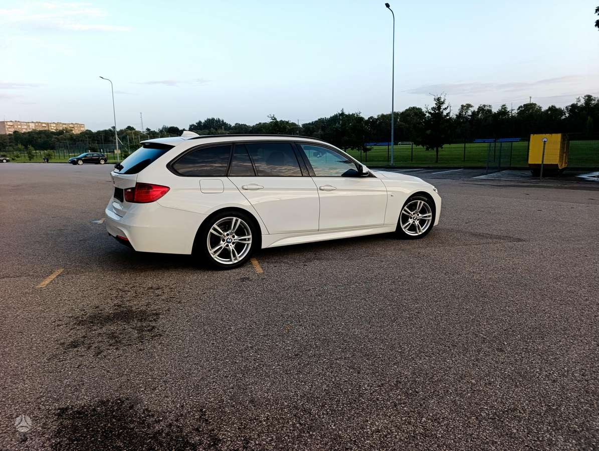 BMW 325, universalas