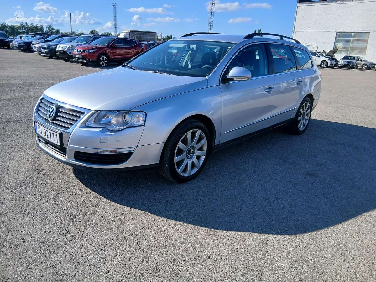 Volkswagen Passat - 1
