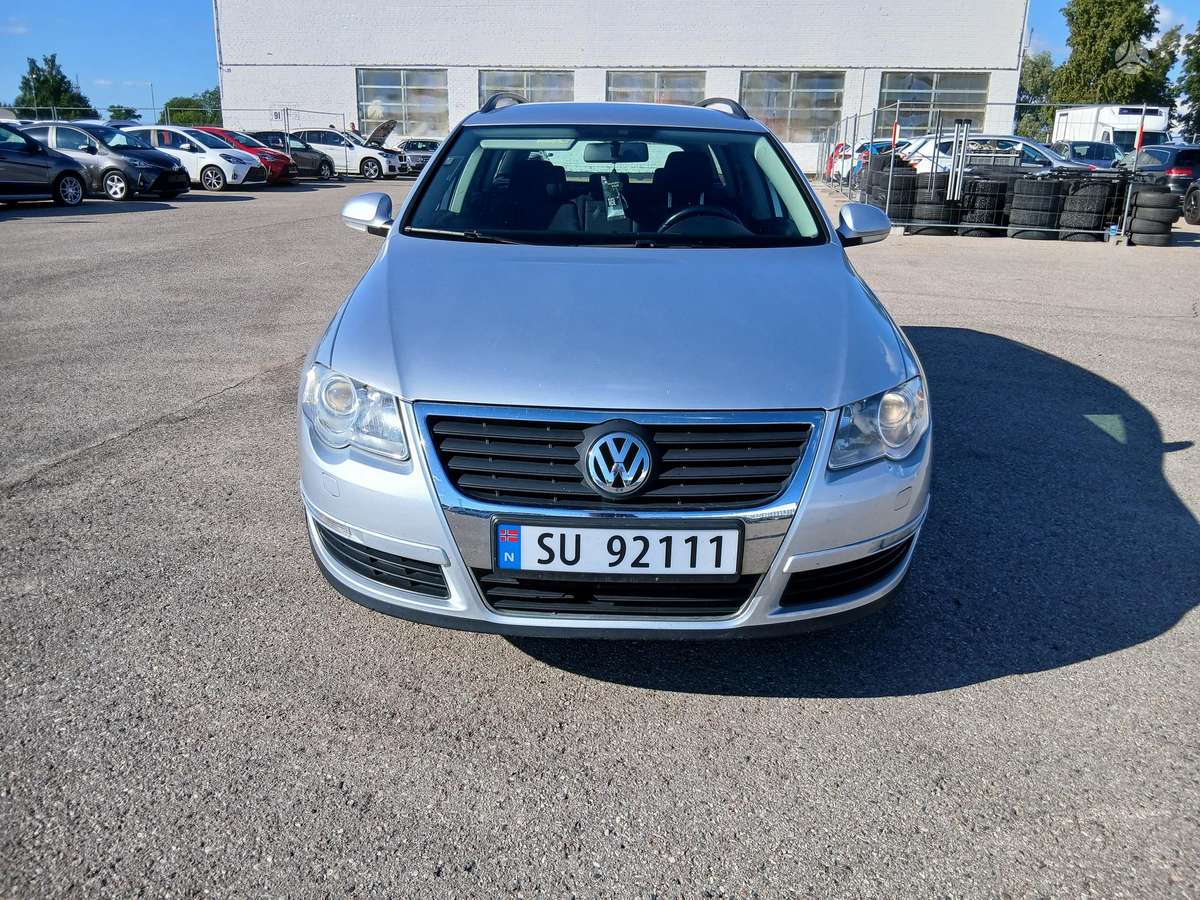 Volkswagen Passat - 2