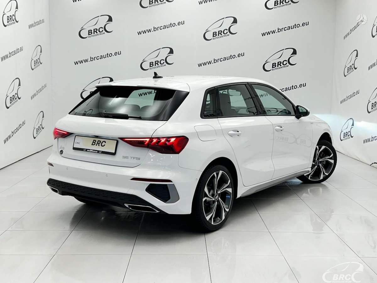 Audi A3, 1.5 l., hatchback