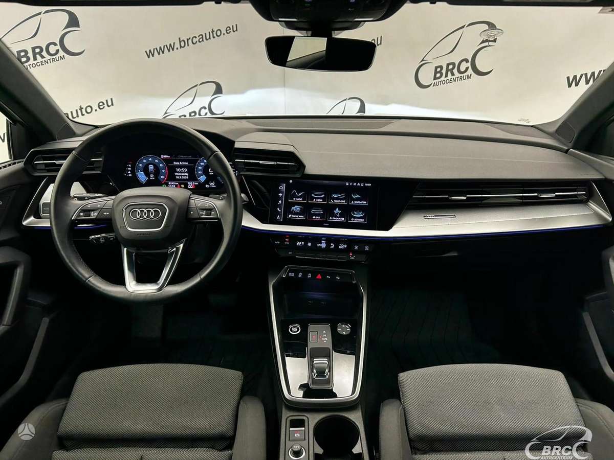 Audi A3, 1.5 l., hatchback