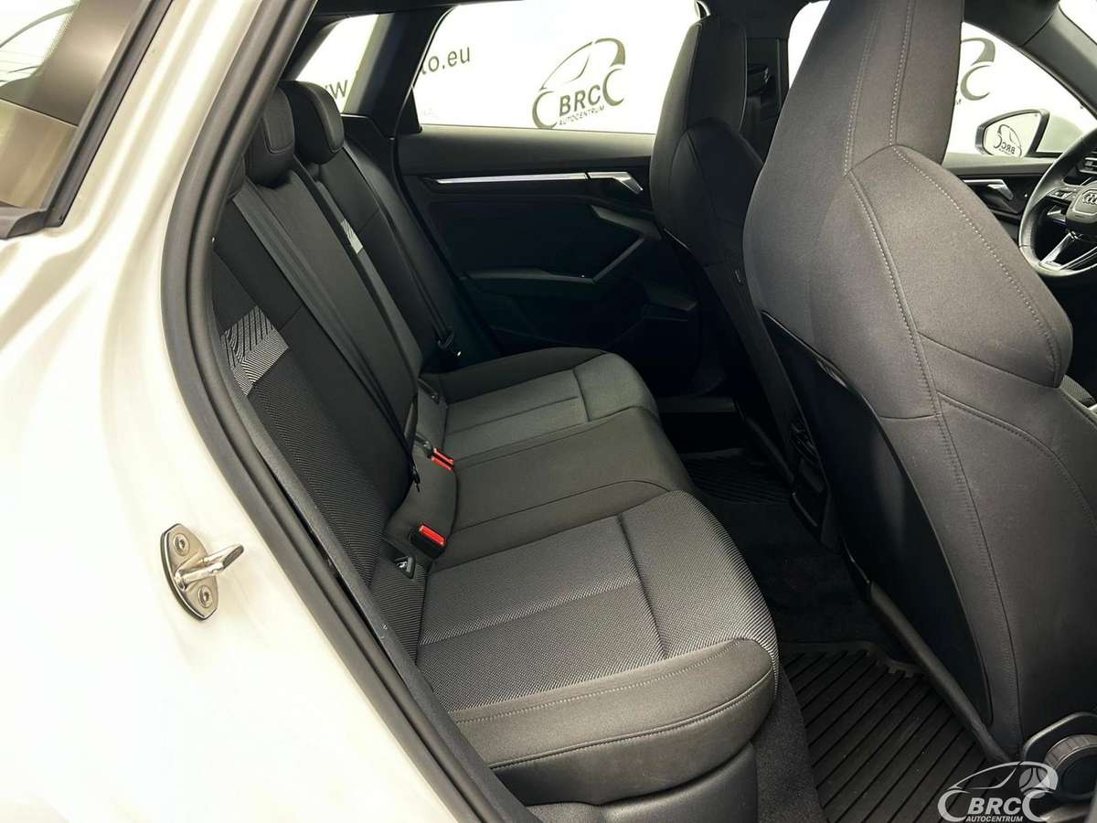 Audi A3, 1.5 l., hatchback