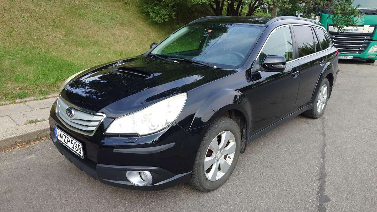 Subaru Legacy, universalas