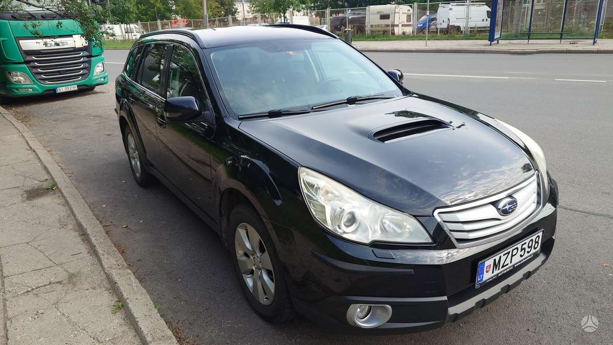 Subaru Legacy, universalas