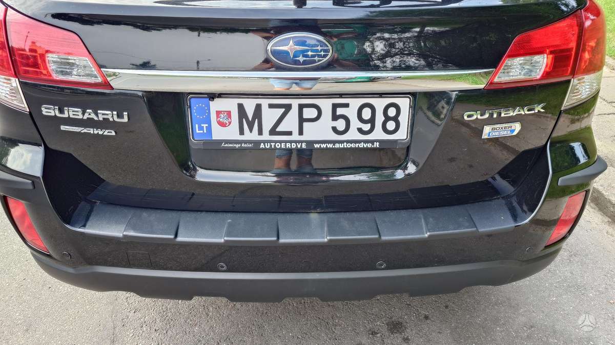 Subaru Legacy, universalas