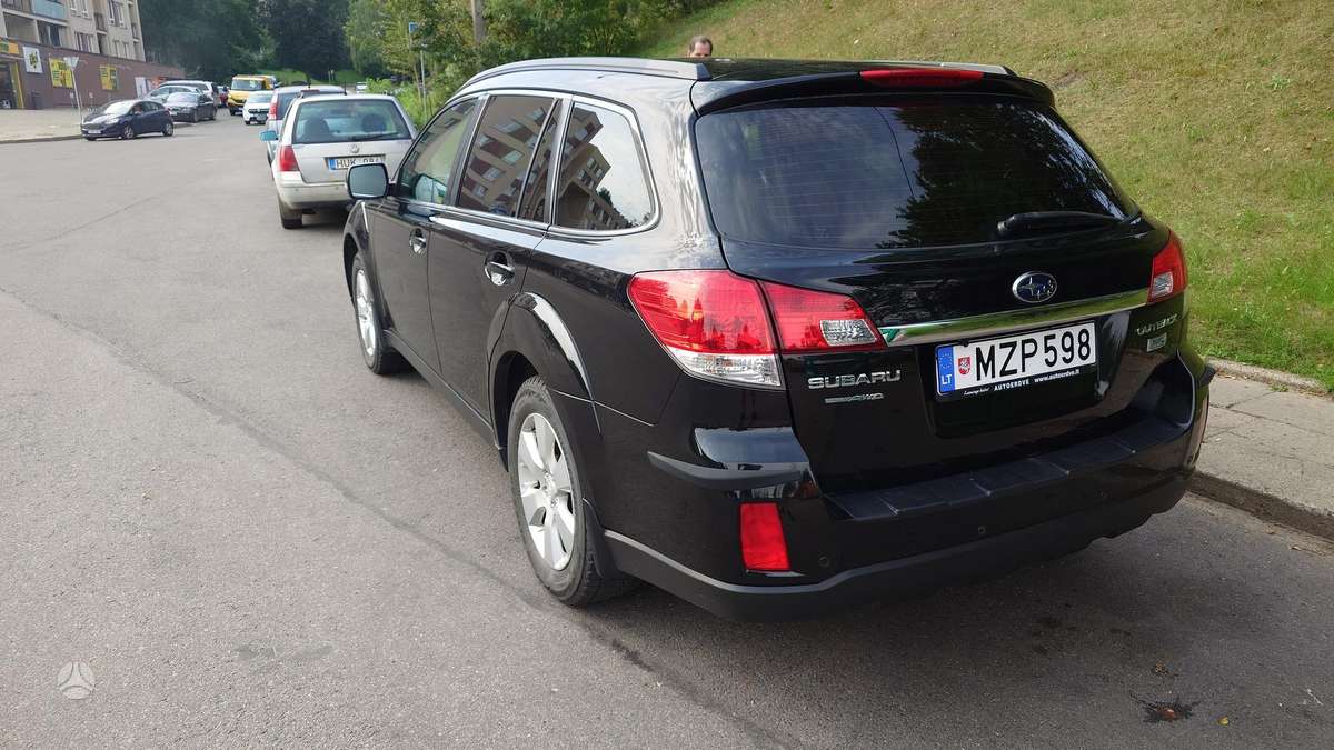 Subaru Legacy, universalas