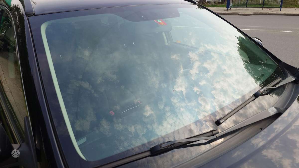 Subaru Legacy, universalas