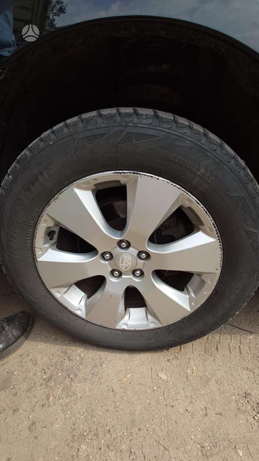 Subaru Legacy, universalas