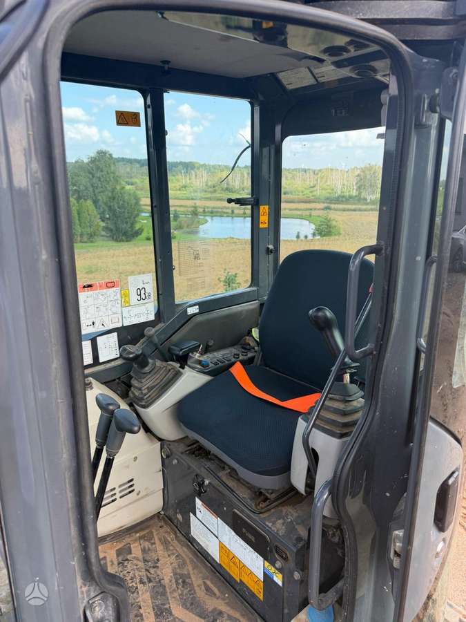 Kobelco SK28SR-6E, мини-экскаваторы