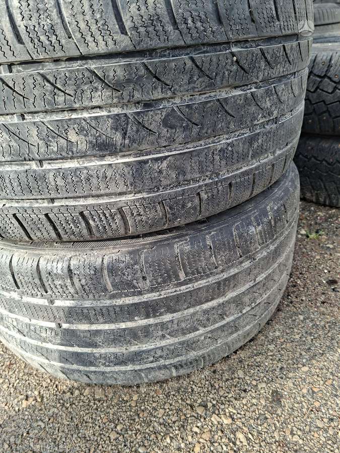 Tracmax, universalios 245/40 R18