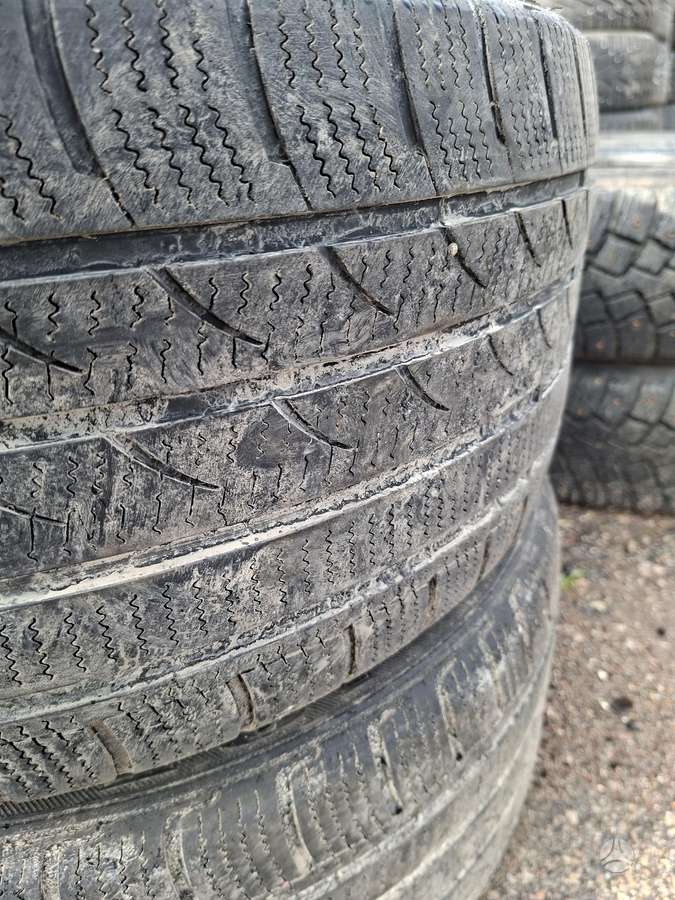 Tracmax, всесезонные 245/40 R18