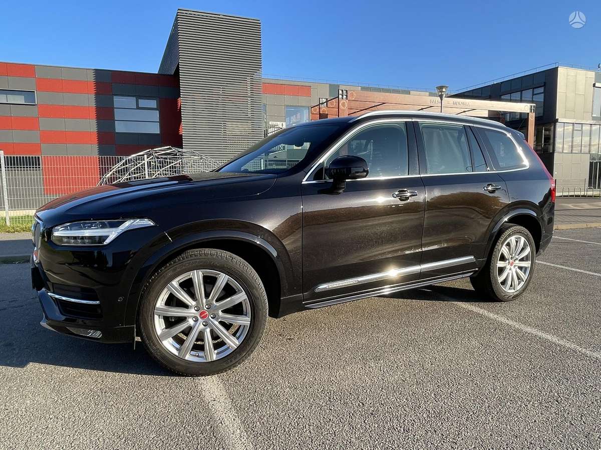 Volvo XC90 - 1