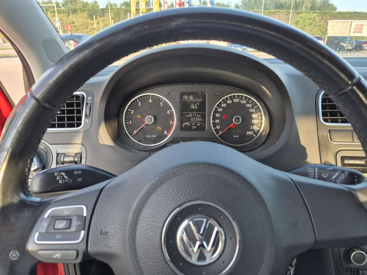 Volkswagen Polo - 5