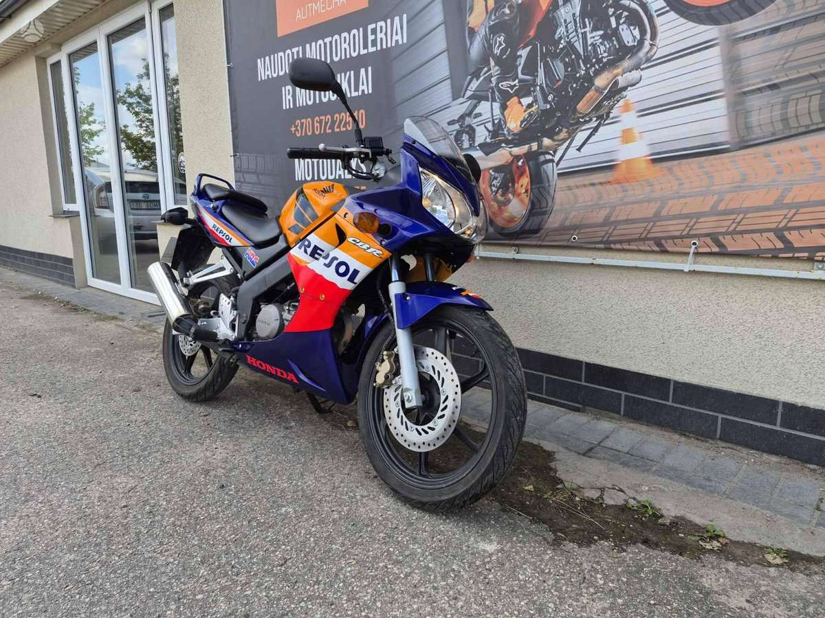 Honda CBR 125cc, street / classic