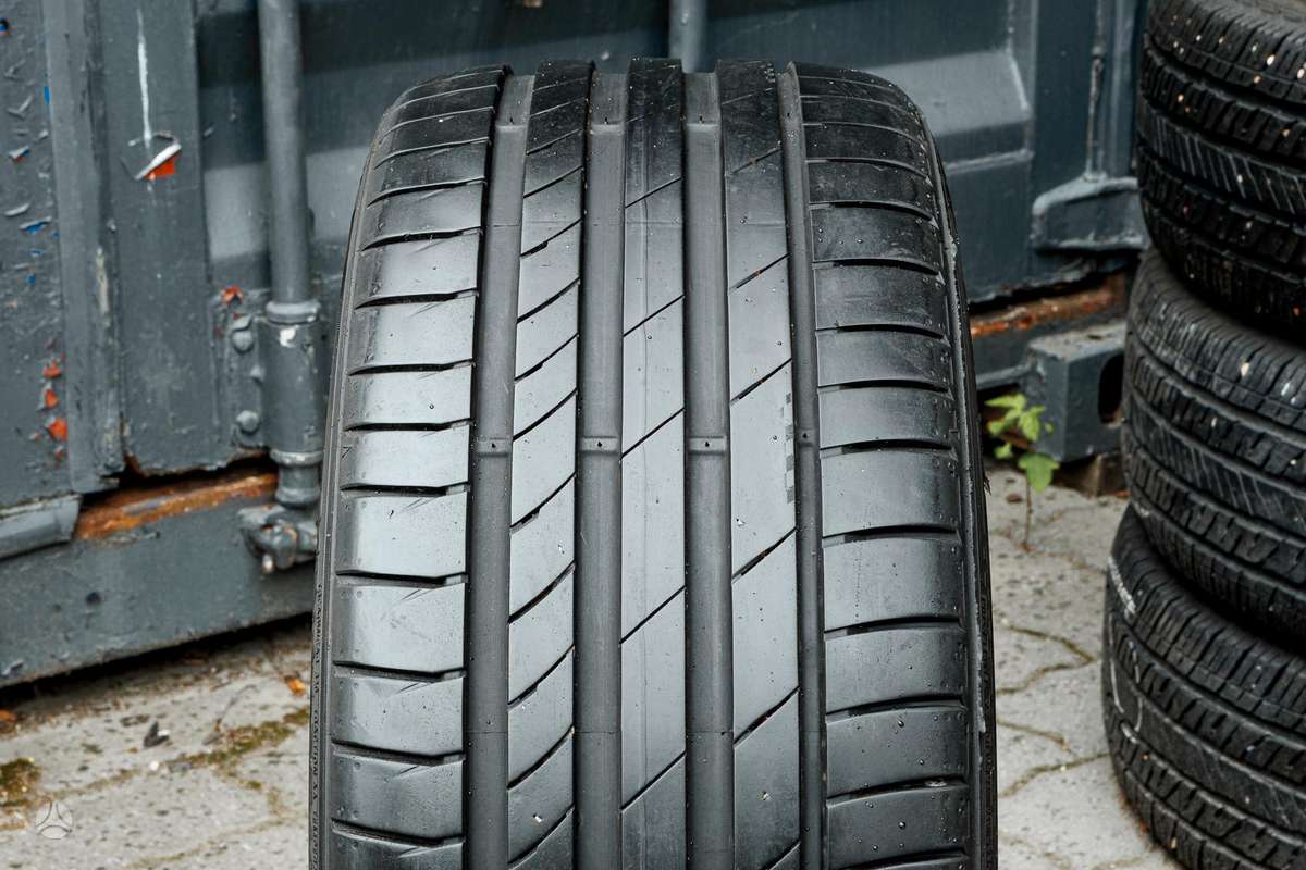 Kumho Ecsta PS71, summer 245/35 R19