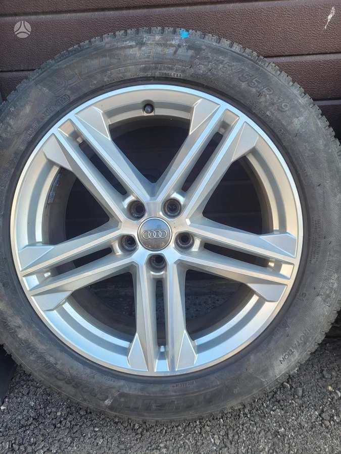 Audi Su padangomis, light alloy, R19