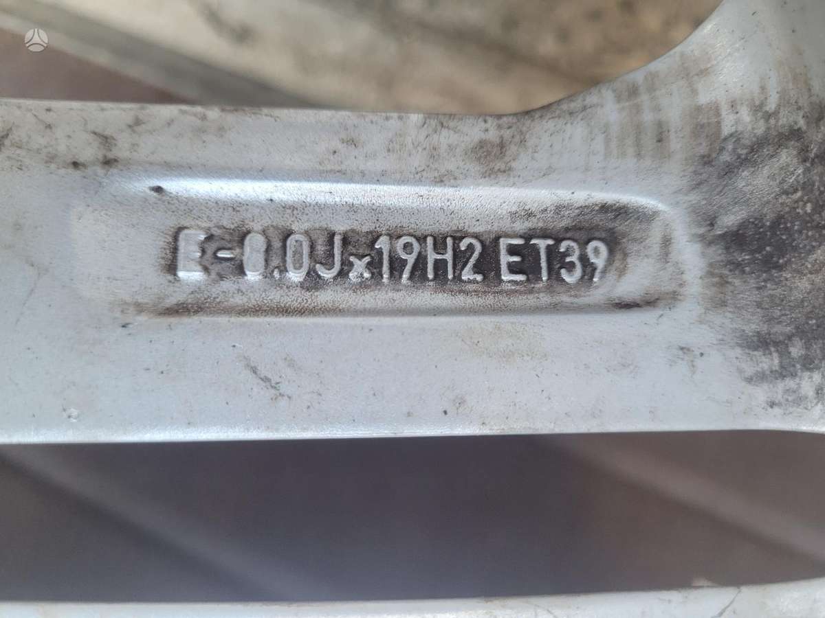 Audi Su padangomis, light alloy, R19
