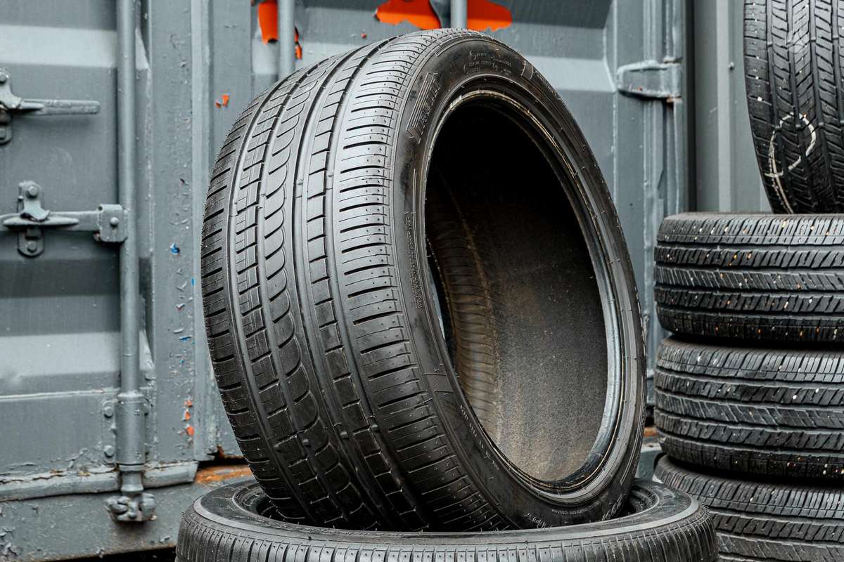 Pirelli P Zero Rosso (AO), летние 295/40 R20