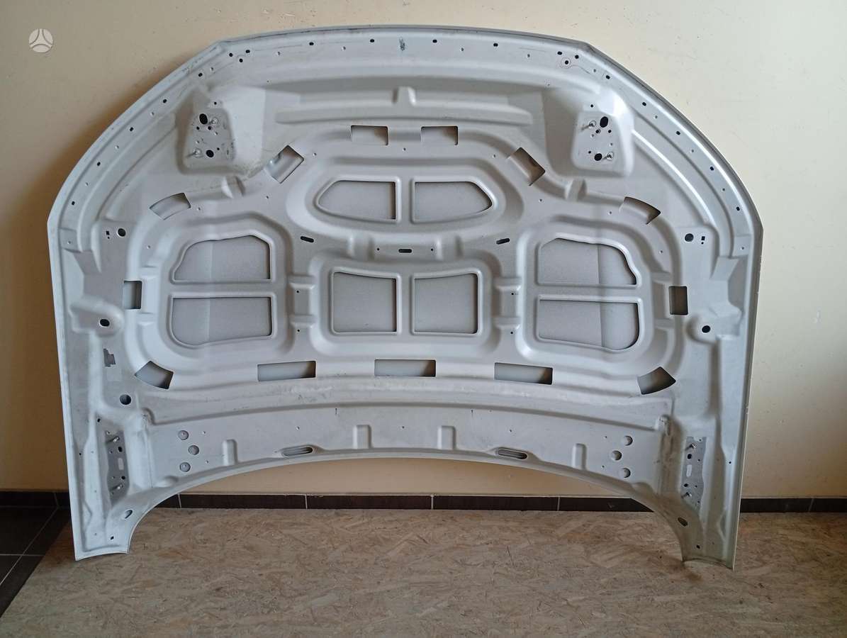 Audi Q5 hood (front, rear)