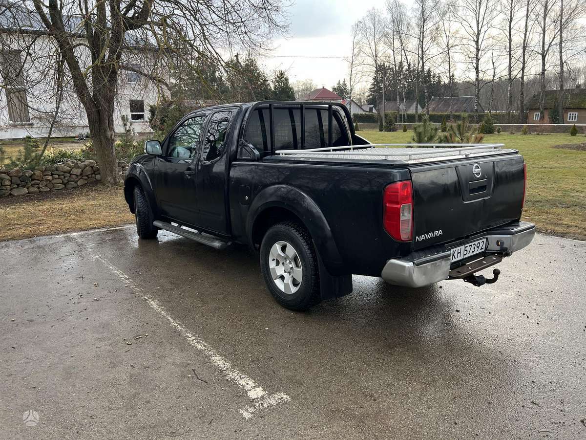 Nissan Navara, 2.5 l., Пикап