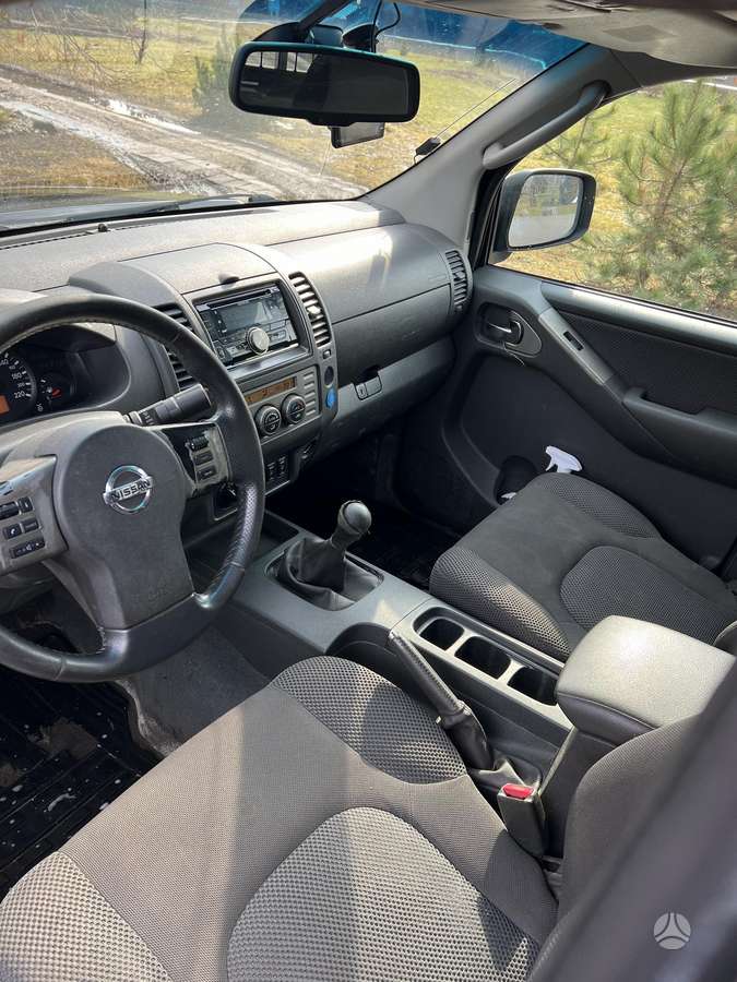 Nissan Navara, 2.5 l., Пикап
