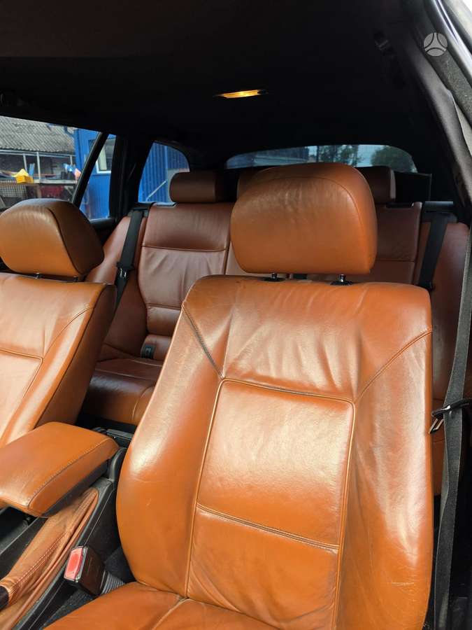 BMW 3 serija dalimis